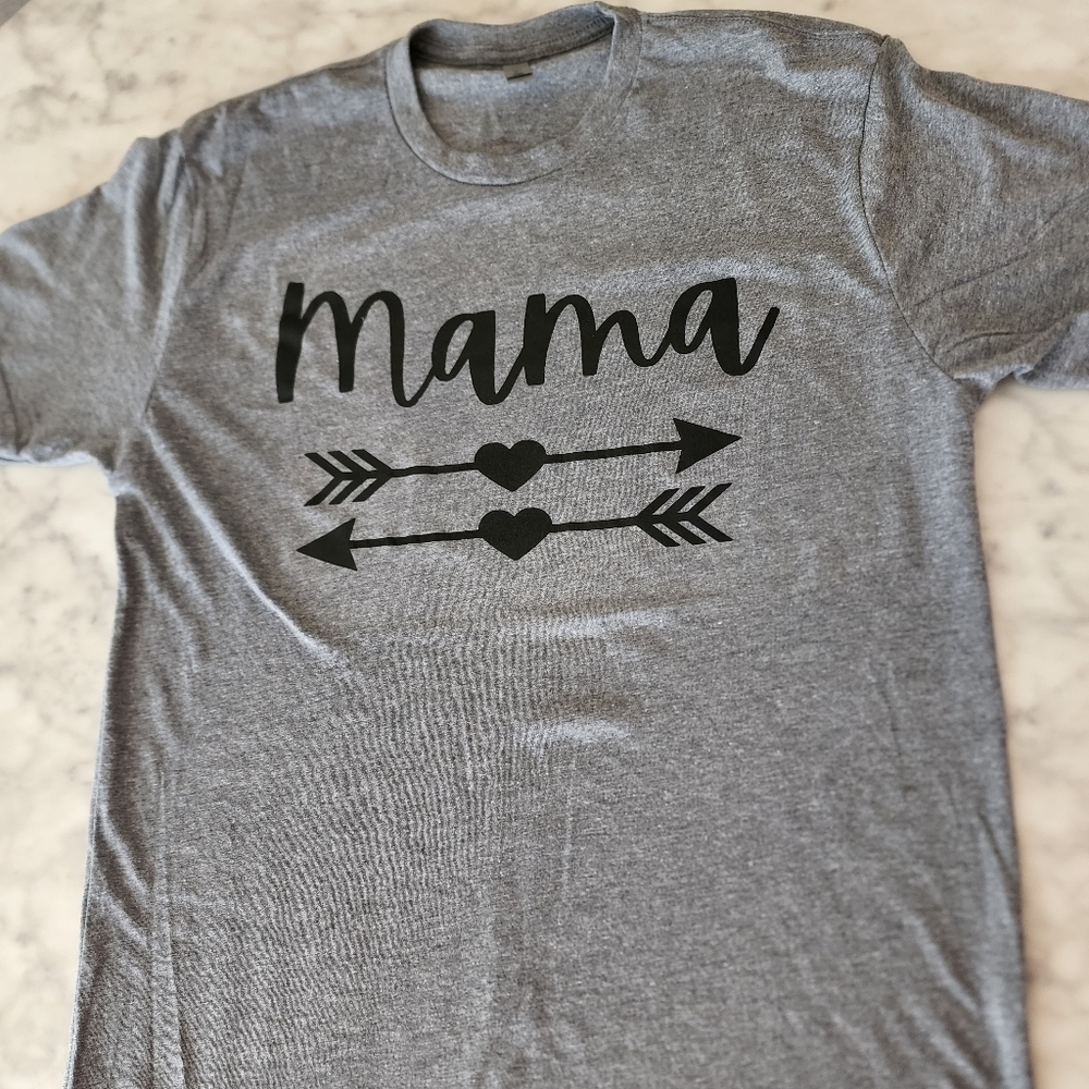 Mama T shirt, heart arrow, gray, mom gift, mom shirt